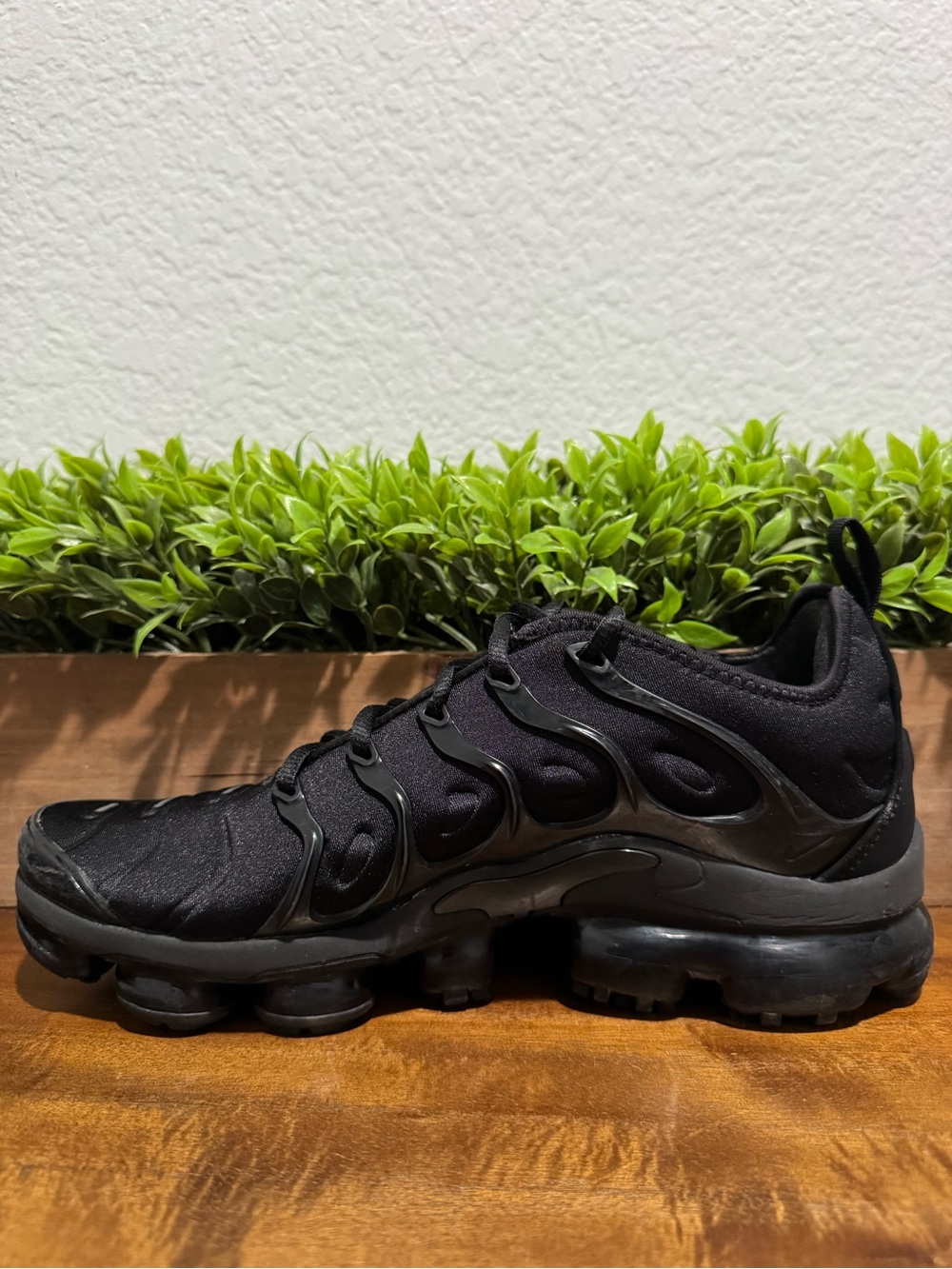 Nike Air VaporMax Plus Low Triple Black Running Shoes 924453-004 Mens Size 9.5 - Picture 8 of 11